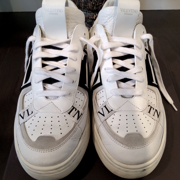 VALENTINO WHITE/ BLACK LEATHER AND SUEDE SNEAKERS SIZE 42 - Picture 8 of 9